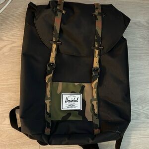 Herschel Supply Company Retreat Backpack. Black/camo